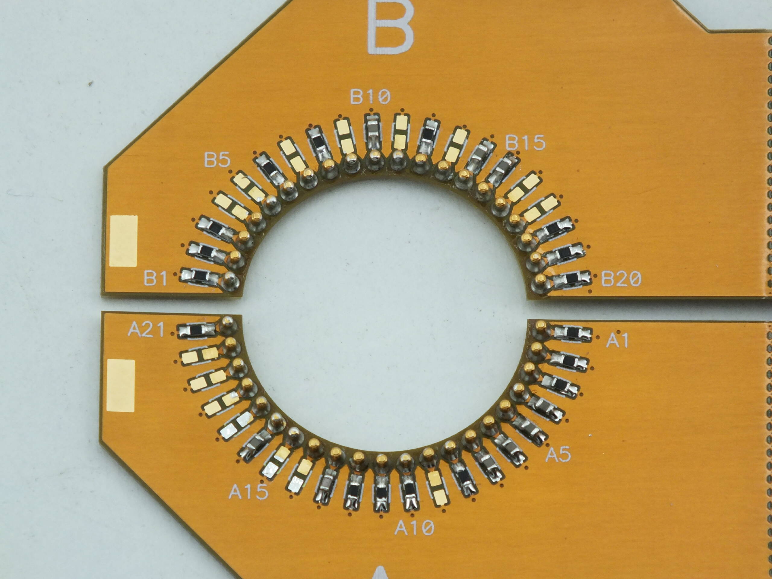 Assemblage de carte électronique FLEX et FLEX rigide