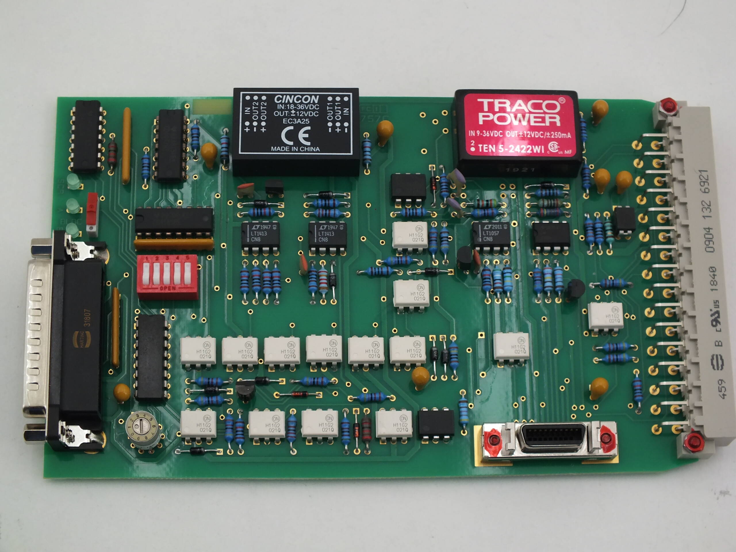 Assemblage de carte électronique composant traditionnel