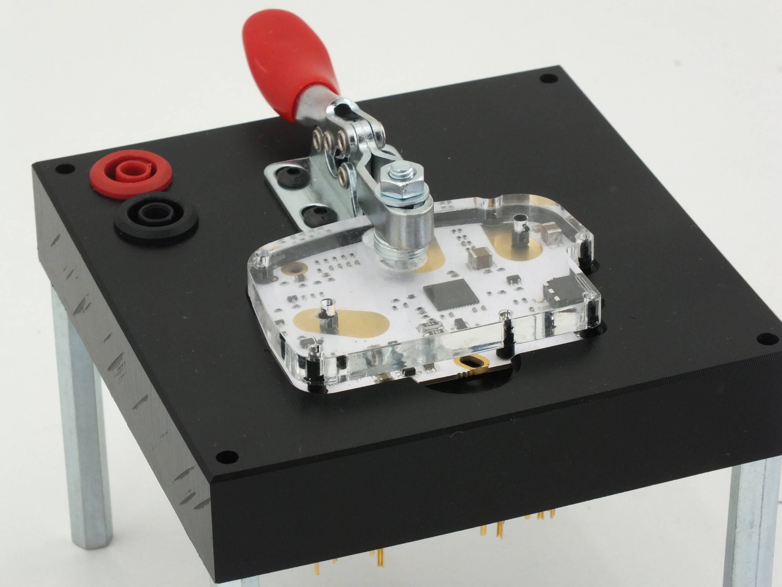 Petit banc de test pour programmation et mesure pour bureau d’études